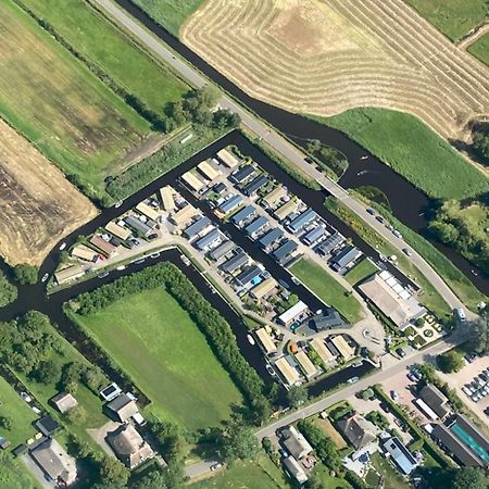 Wuivend Riet Gelegen Op Resort Venetie Giethoorn Exteriör bild