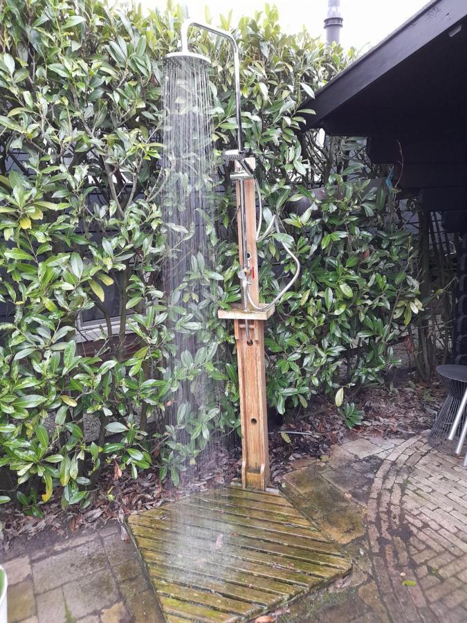 Wuivend Riet Gelegen Op Resort Venetie Giethoorn Exteriör bild