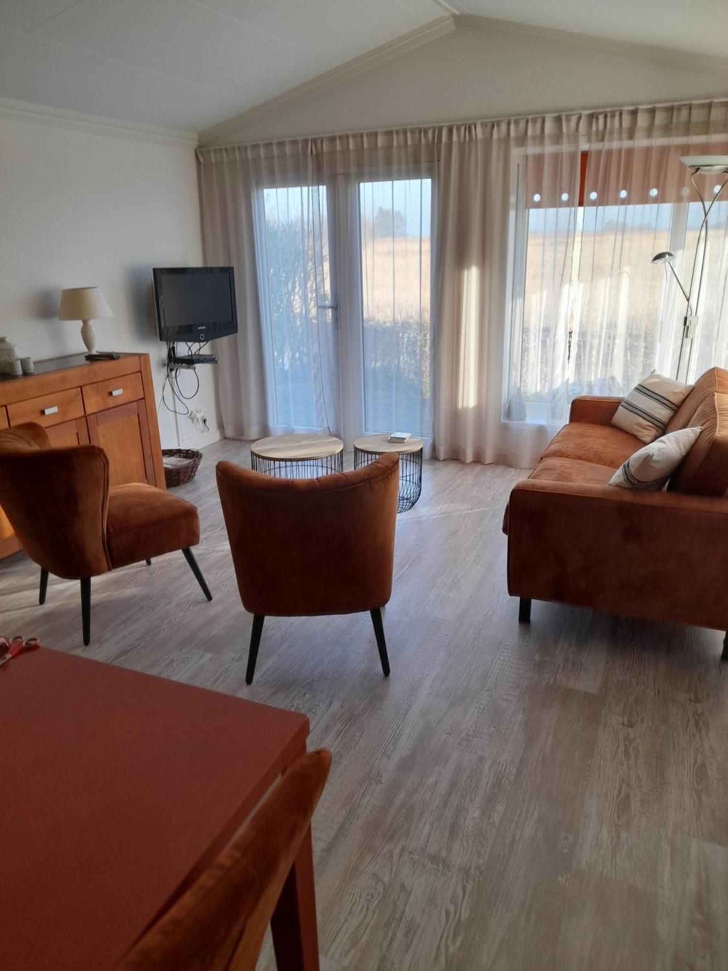 Wuivend Riet Gelegen Op Resort Venetie Giethoorn Rum bild