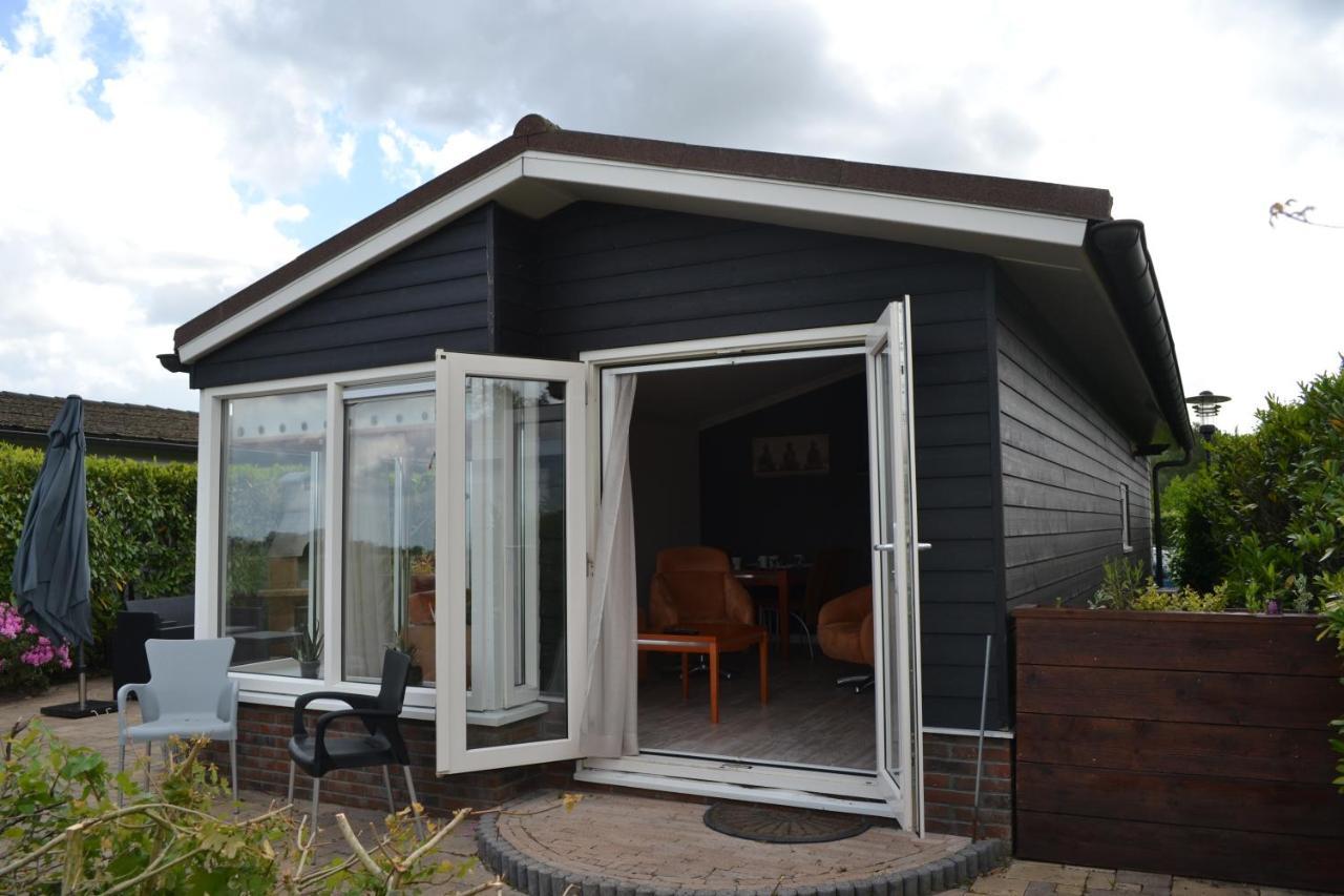 Wuivend Riet Gelegen Op Resort Venetie Giethoorn Exteriör bild